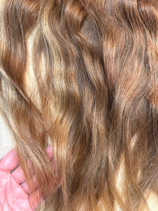 Естествено чуплива коса Дима стил