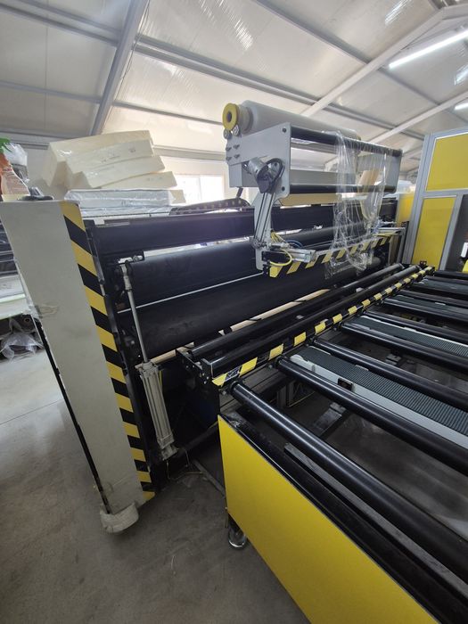 Vând utilaje producție saltele