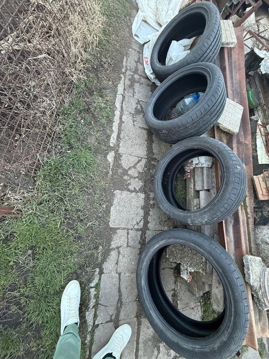 Летни гуми DEBICA 245/40/18 97Y