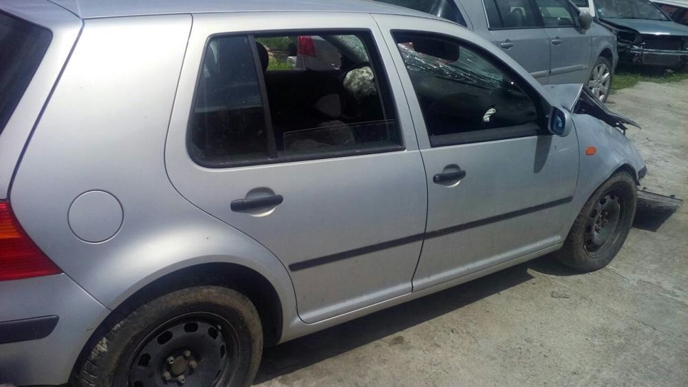 Фолсваген голф 4 volkswagen golf 4 1.4 16v само на части