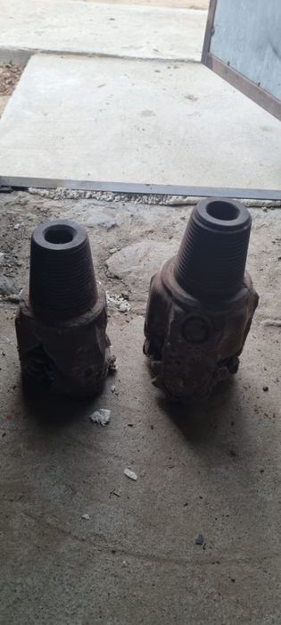 Метчик для бурение и долото