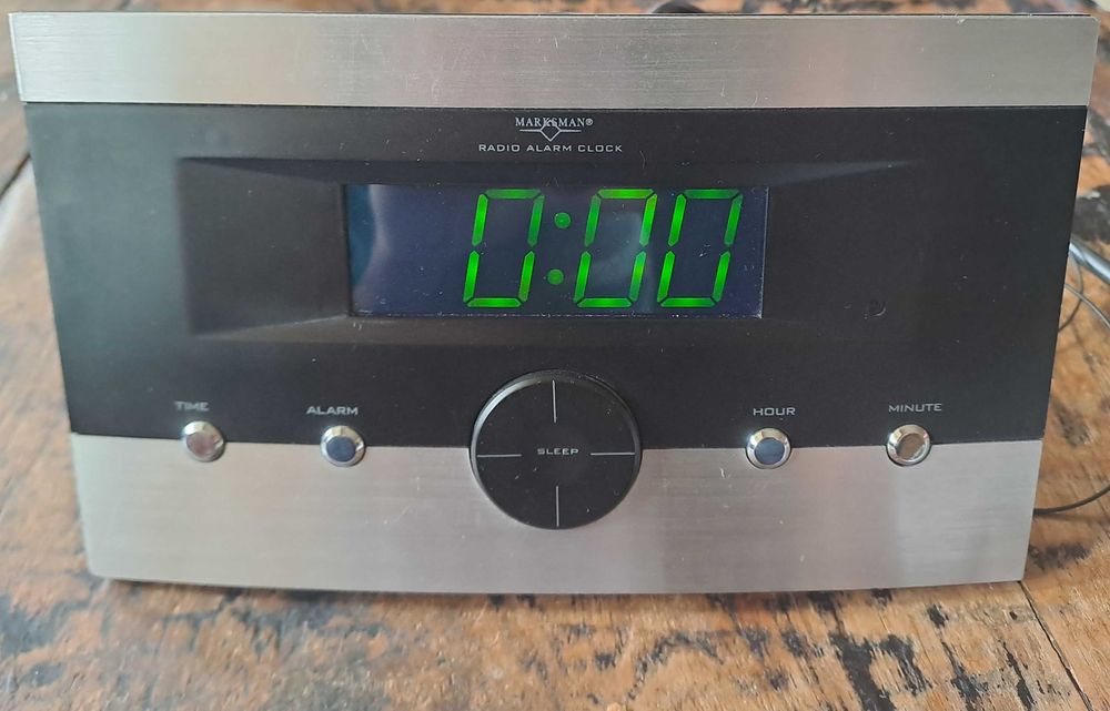 радио транзистор и будилник LED светлина, FM/AM радио, марка Marksman