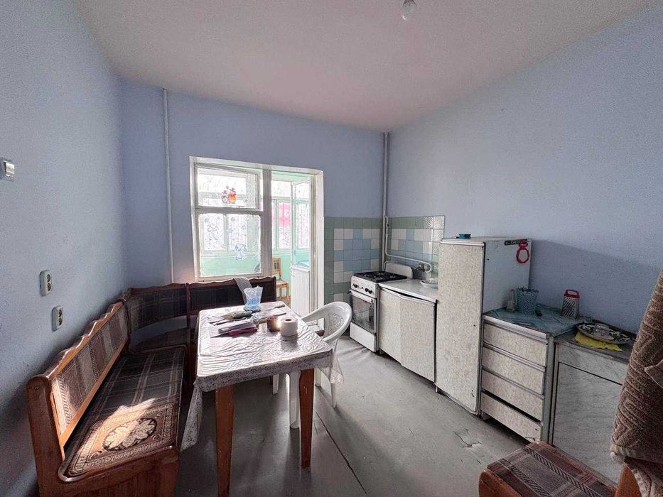 СРОЧНО Продается 3 комнатная 85 м2  Карасу-6 без ремонта 2 этаж