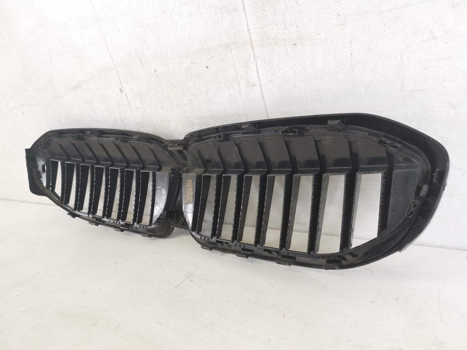 БМВ 3 Седан / BMW 3 Sedan [ - ] Оригинална радиаторна решетка в добро
