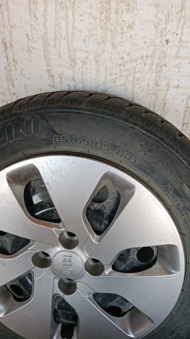 Kia rio 185/65/R15