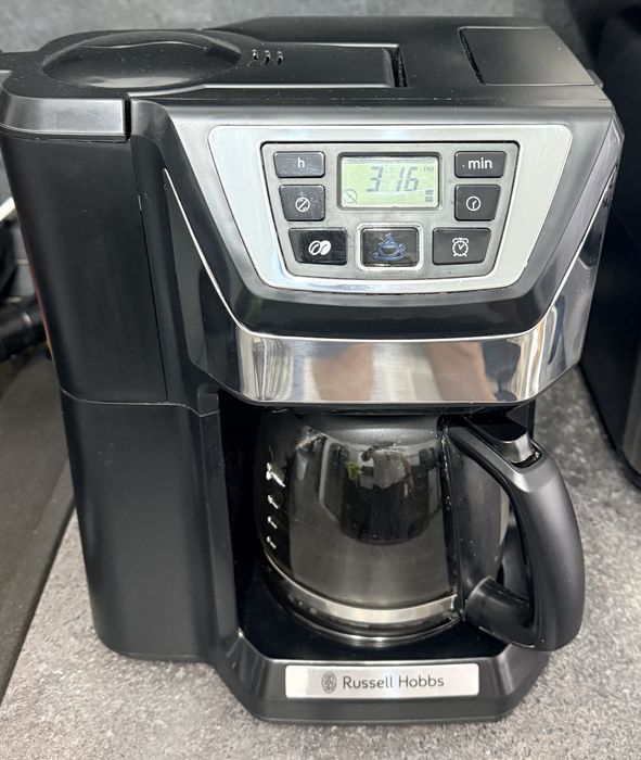 Cafetiera cu rasnita Russel Hobbs