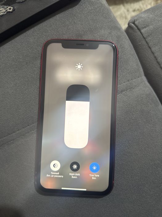 iphone11 красный