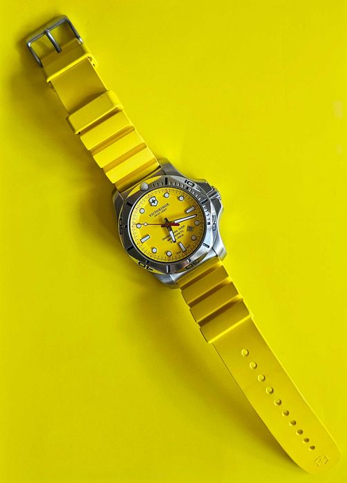БАРТЕР Victorinox I.N.O.X Professional Diver Yellow