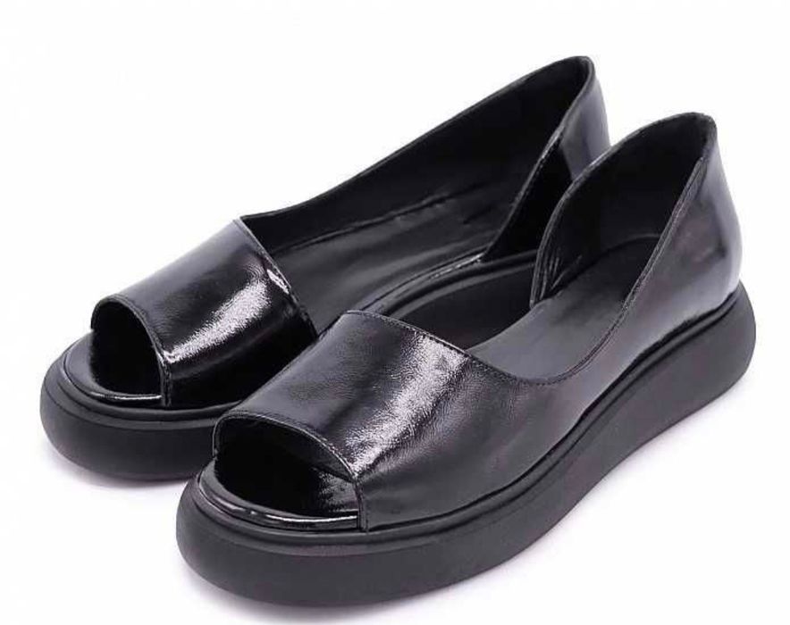 Дамски сандали от естествен лак 37 номер