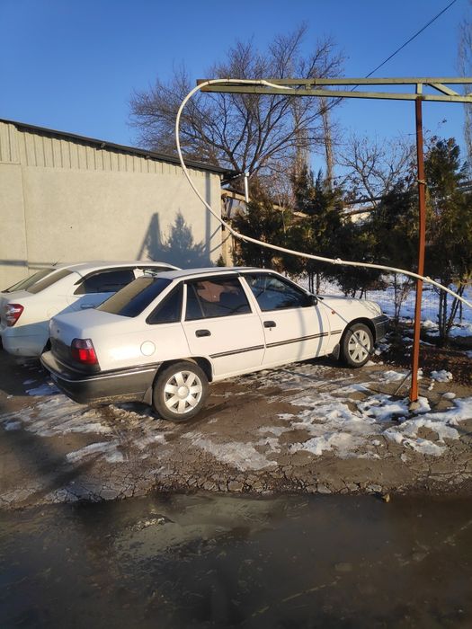 Продается Нексия 1донс