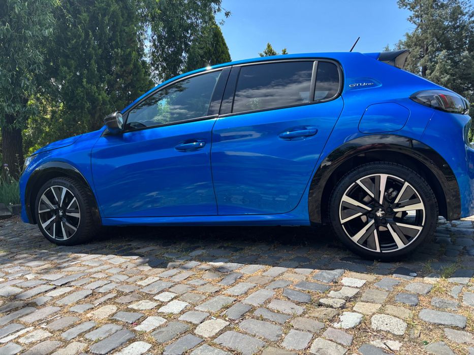 Vând autoturism marca Peugeot 208 GT LINE
