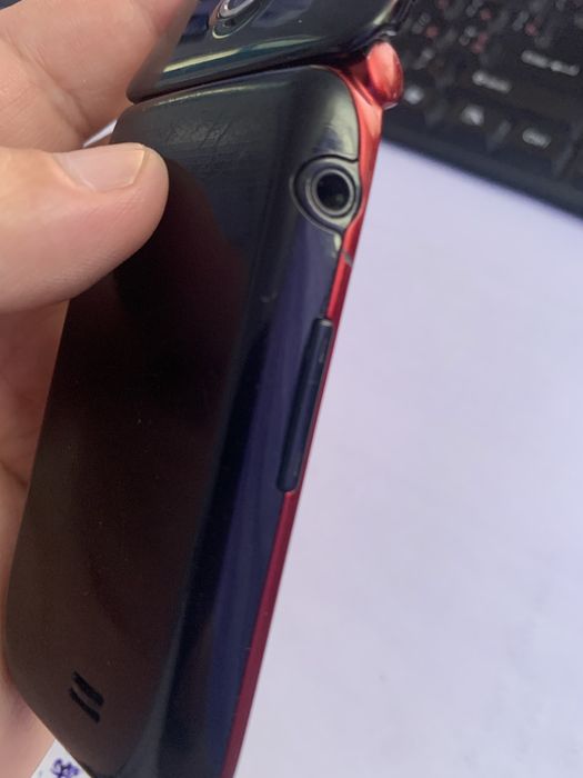 Продам ретро телефон самсунг GT-E2530