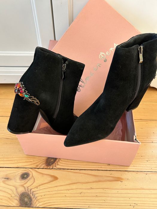 Нови дизайнерски боти Alma en Pena с камъни размер 40