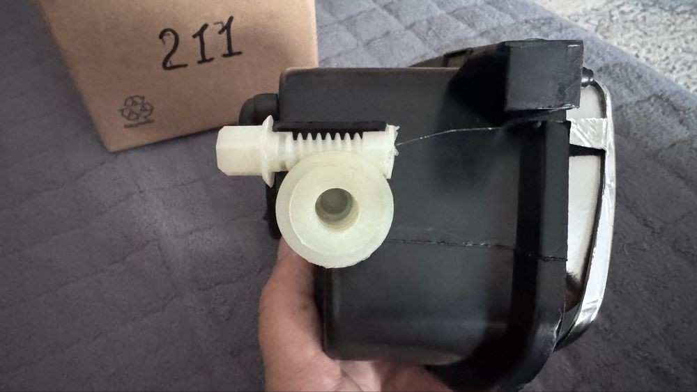 Продам противотуманку левую на мерседес w211