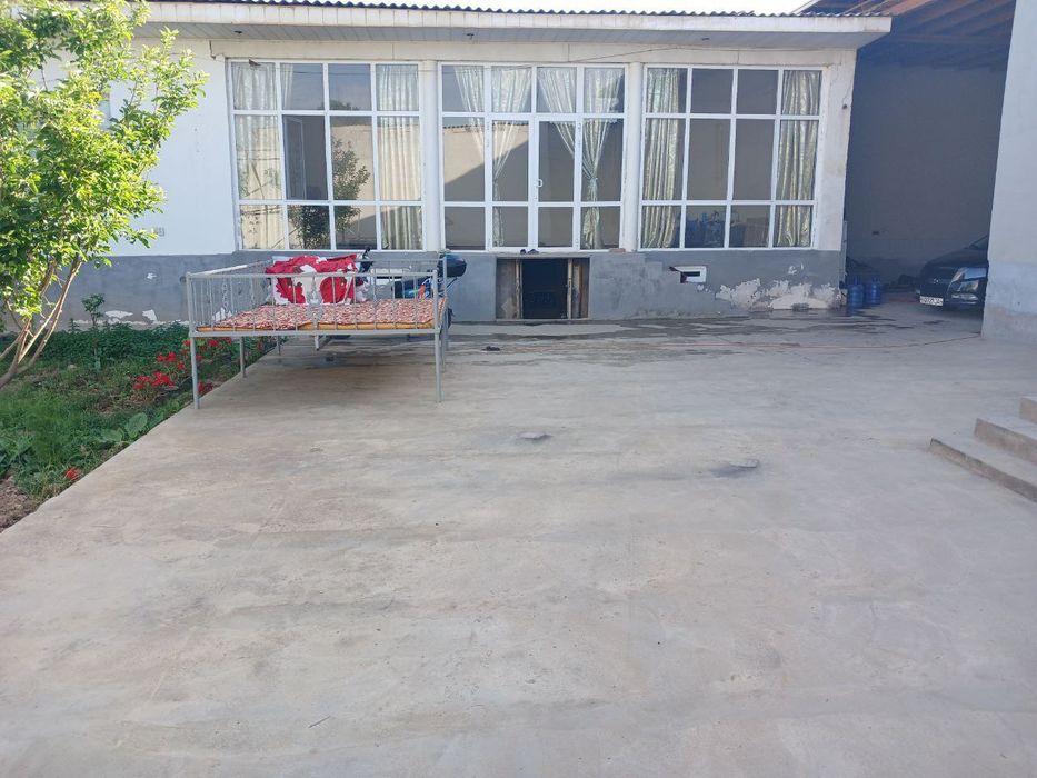 Katta uchaska  sotiladi hamma narsasi bilan