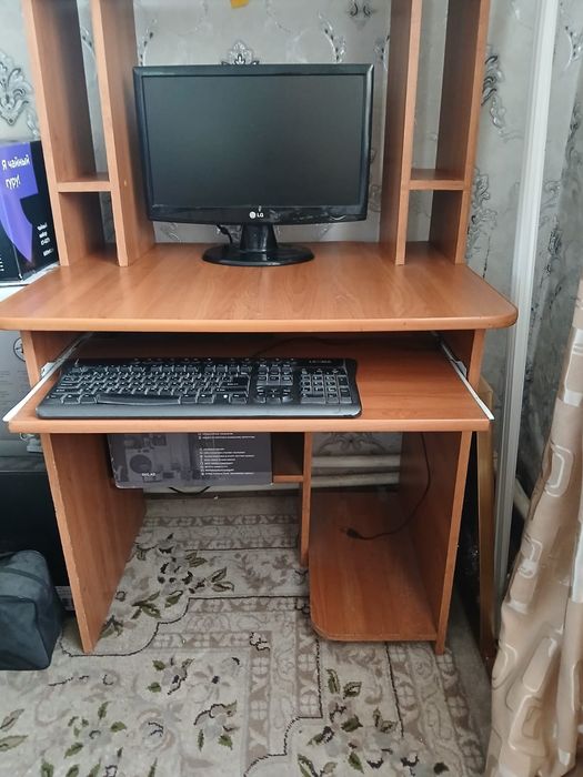 Компьютерный стол