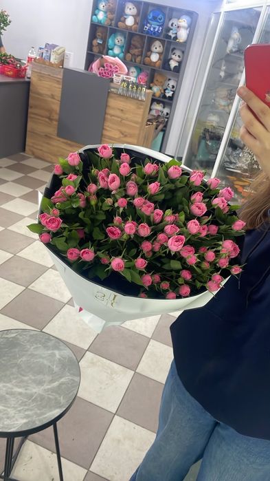 Свежий Букет из кустовых роз