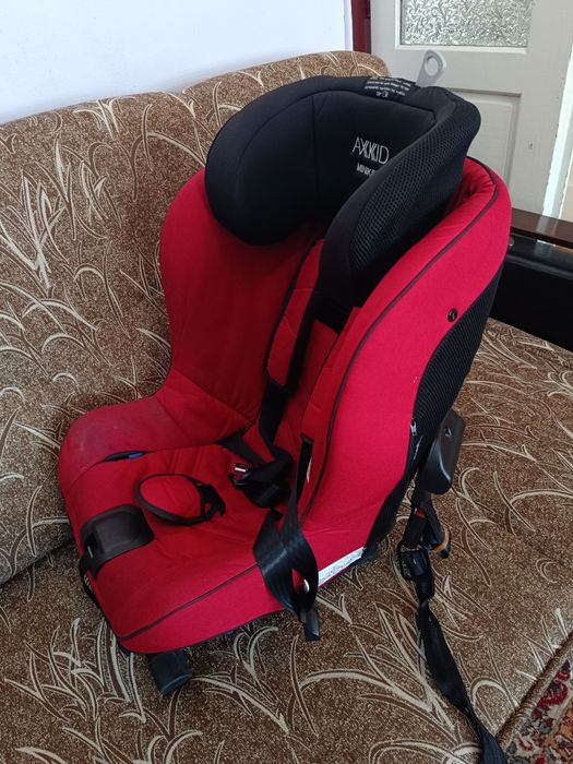 Scaun auto copii Axkid Minikid 2.0 - Rosu, 0-25 kg