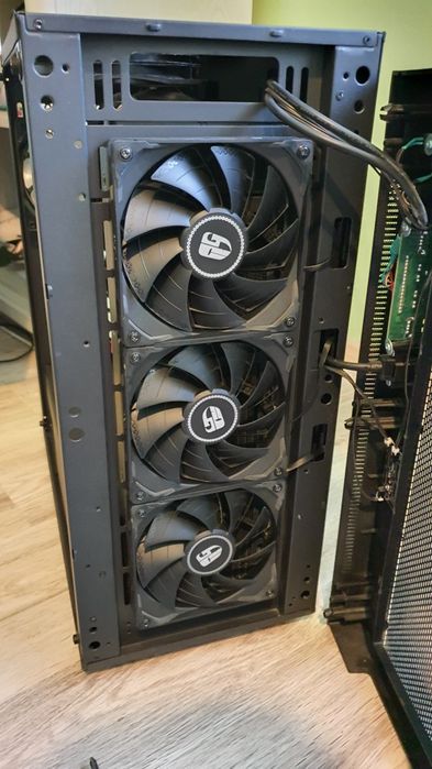 Asamblez calculatoare / Instalez sisteme de supraveghere