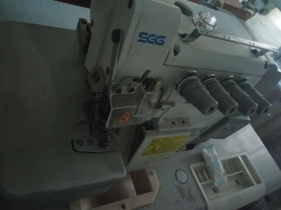 Overlok tikuv mashinasi