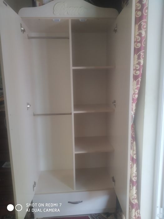 Detskiy shkaf holati yaxwi