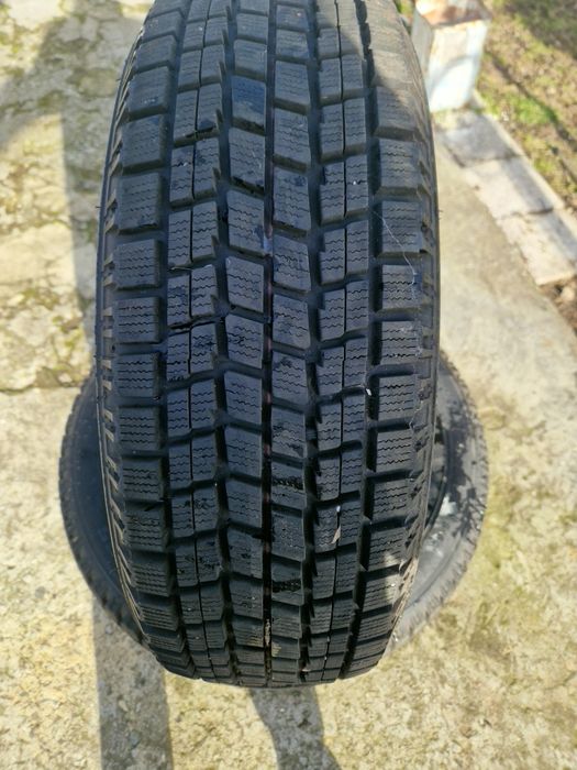 Зимни гуми 215/60/16