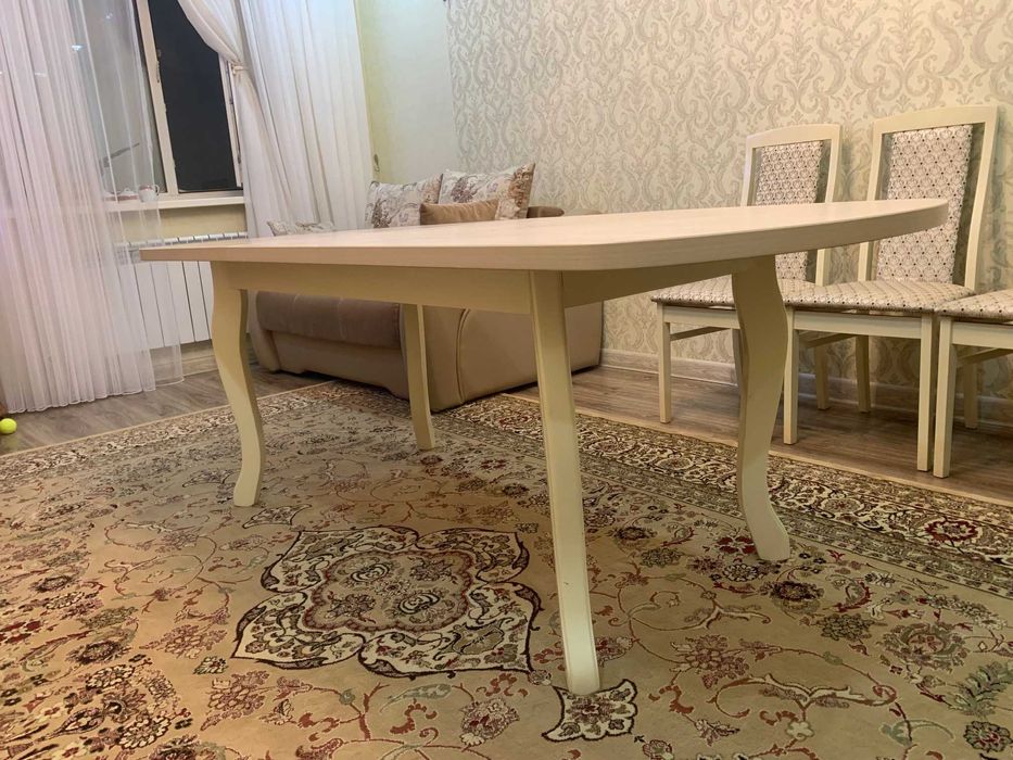 Продам гостинный стол