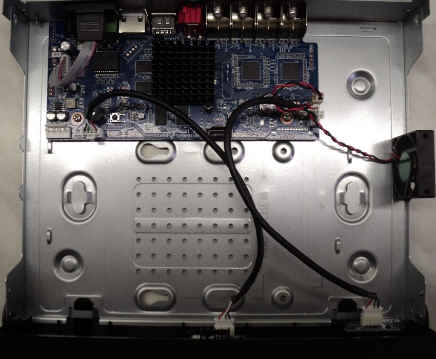 XVR 8 canale + 4 IP Pentabrid 4K 5Mp HDCVI NOU (fara HDD)