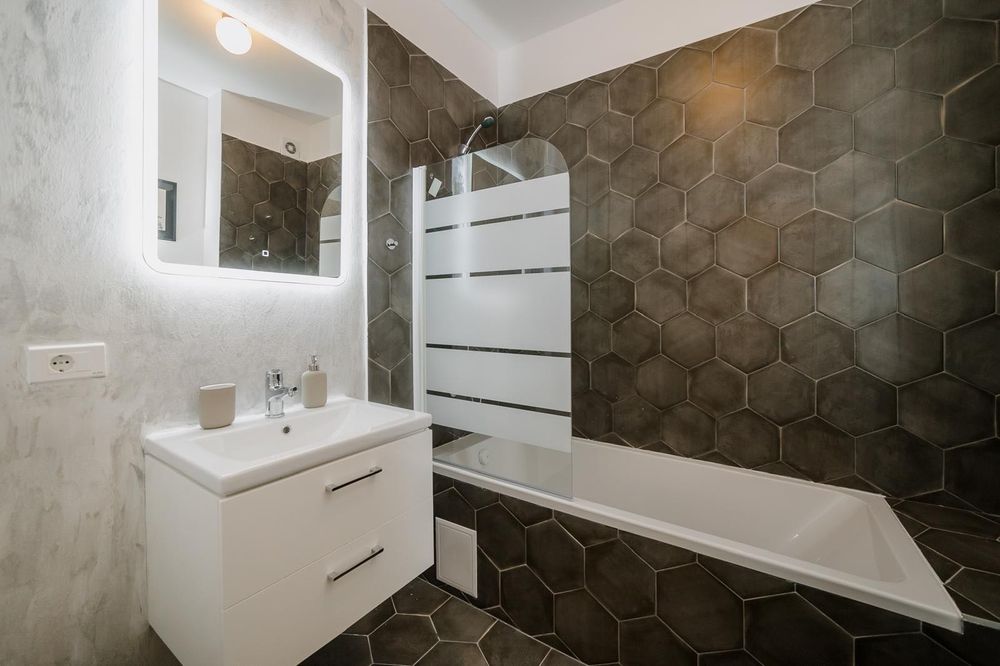 Vând apartament 2 camere decomandat-Grand Kristal disponibil imediat