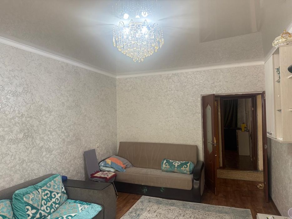 2х ком. кв.продам в 10мкр дом 10
