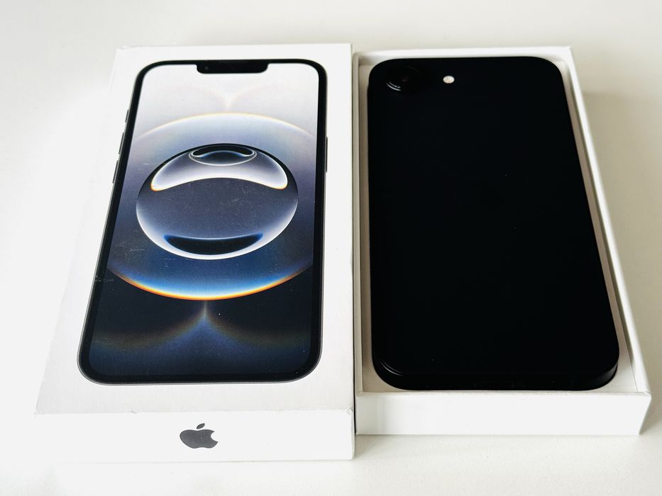 НОВ! Iphone 16e 128GB Black Гаранция 1 година