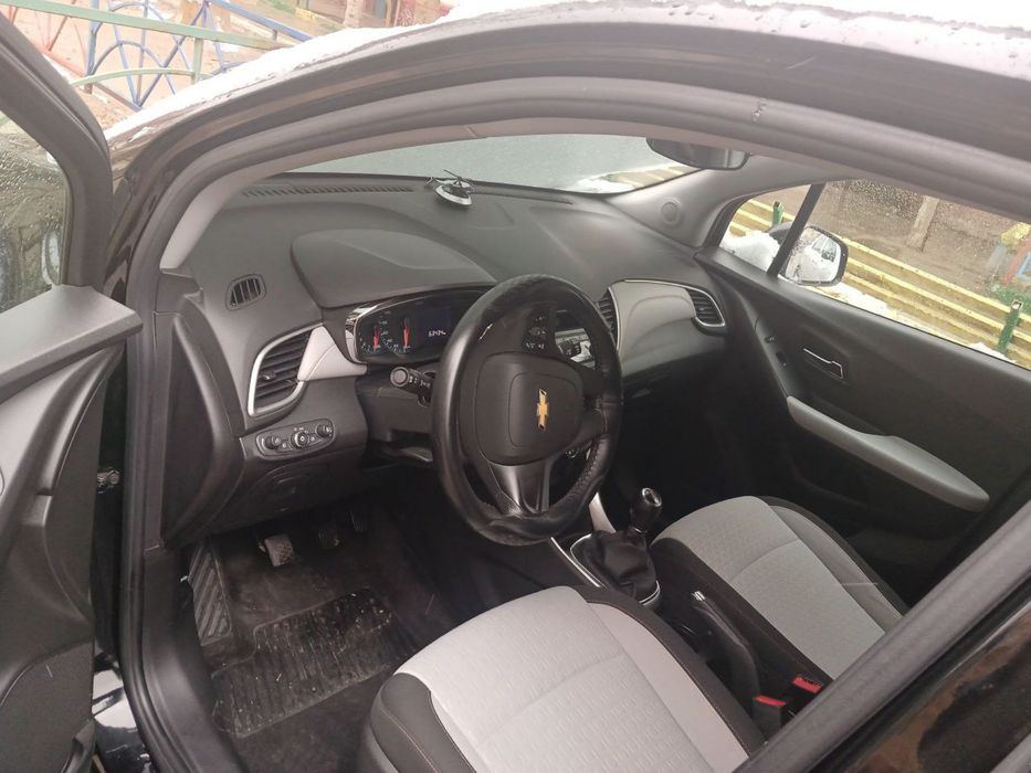 Trecker 1      10700$