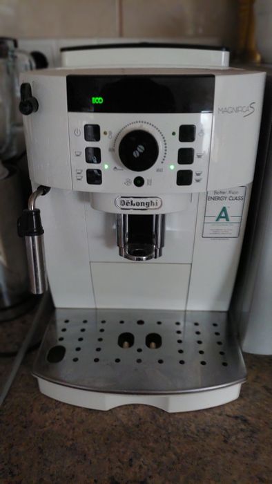 Espresor Delonghi magnifica s