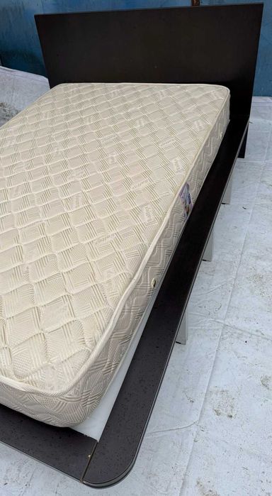 Pat dublu de mijloc; Pat cu saltea 200x140 cm
