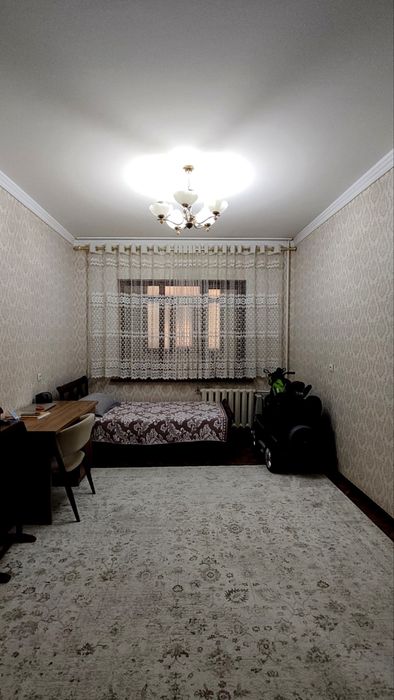Medgaradok 3/3/5 balkon 2/6 srochno sotiladi