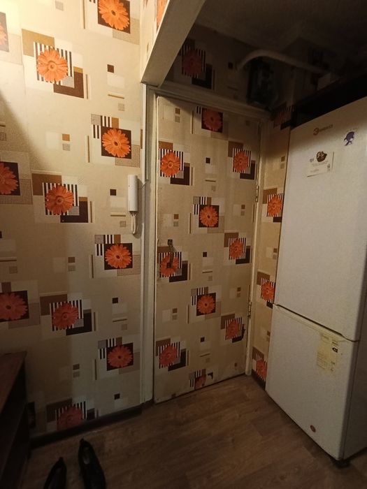 1-ком кв 7 мкр 1 эт, не угл