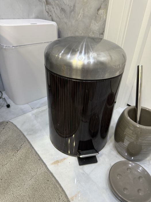 Срочно продам мусоргое ведро