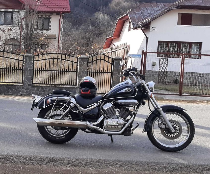 Suzuki INTRUDER VL 250 - stare foarte buna.