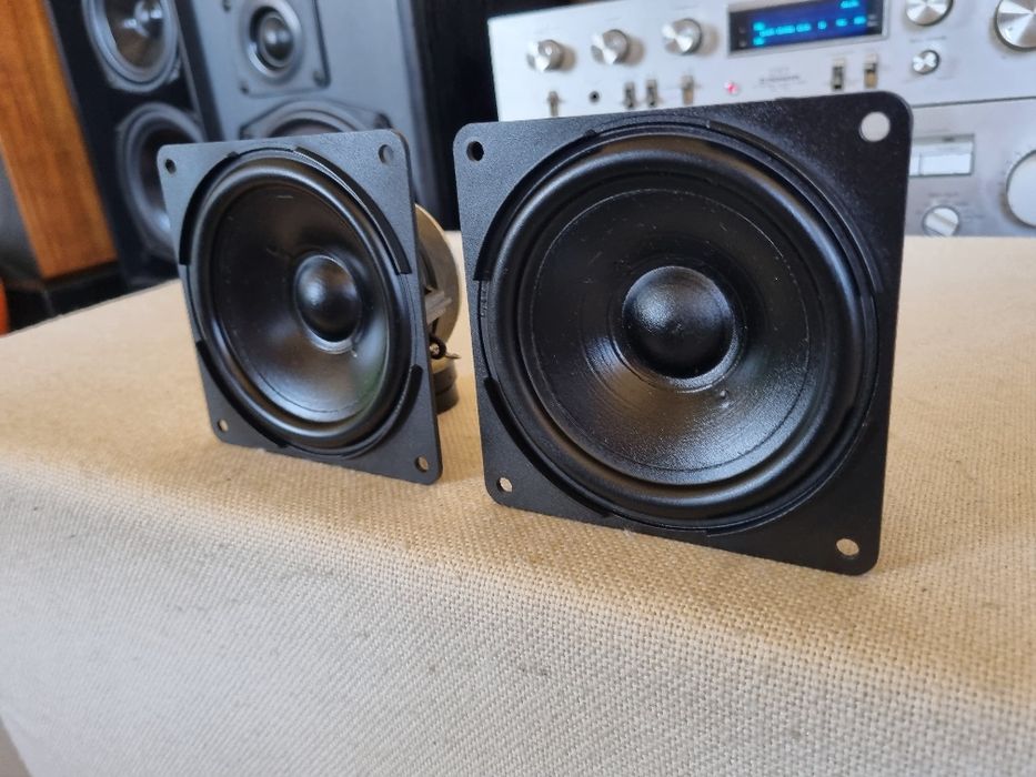 Set Difuzoare Medii Canton. 5 ohms , 40 watts, 11x11 cm  Impecabile