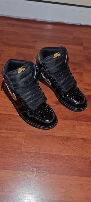 Jordan 1 high Black metalic gold