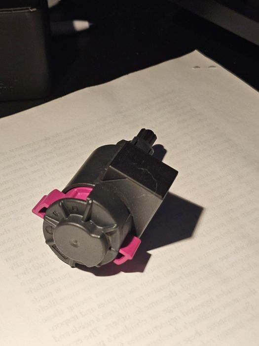 Датчик оригинален педал на спирачките AUDI 4F0945459B нов