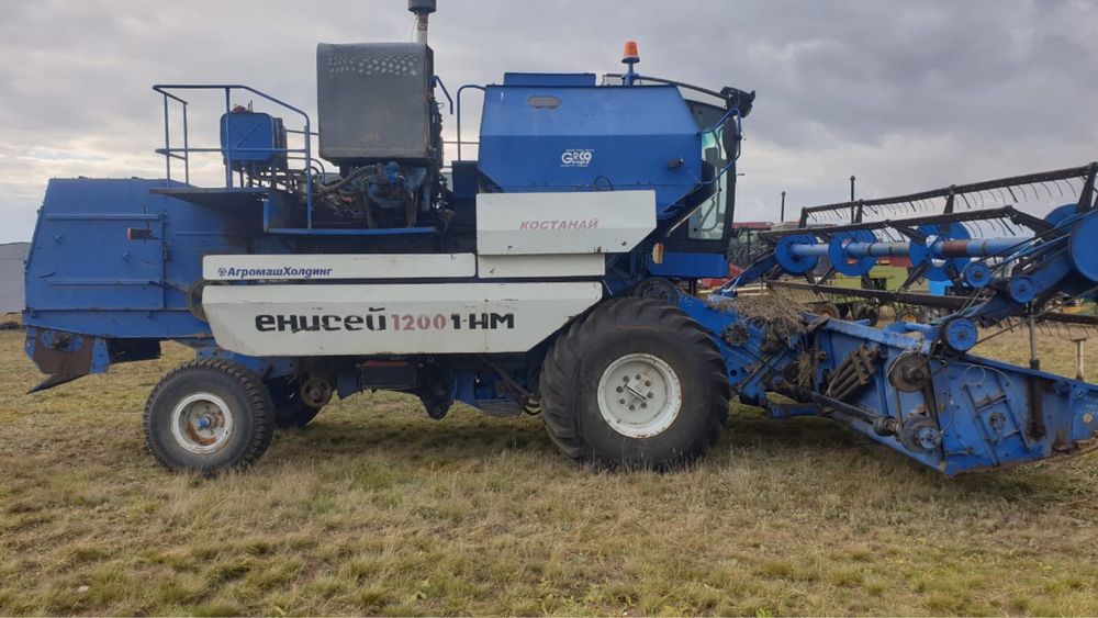 Продам Комбайн Енисей 1200