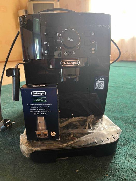 Кофемашина DeLonghi Magnifica S автоматическая