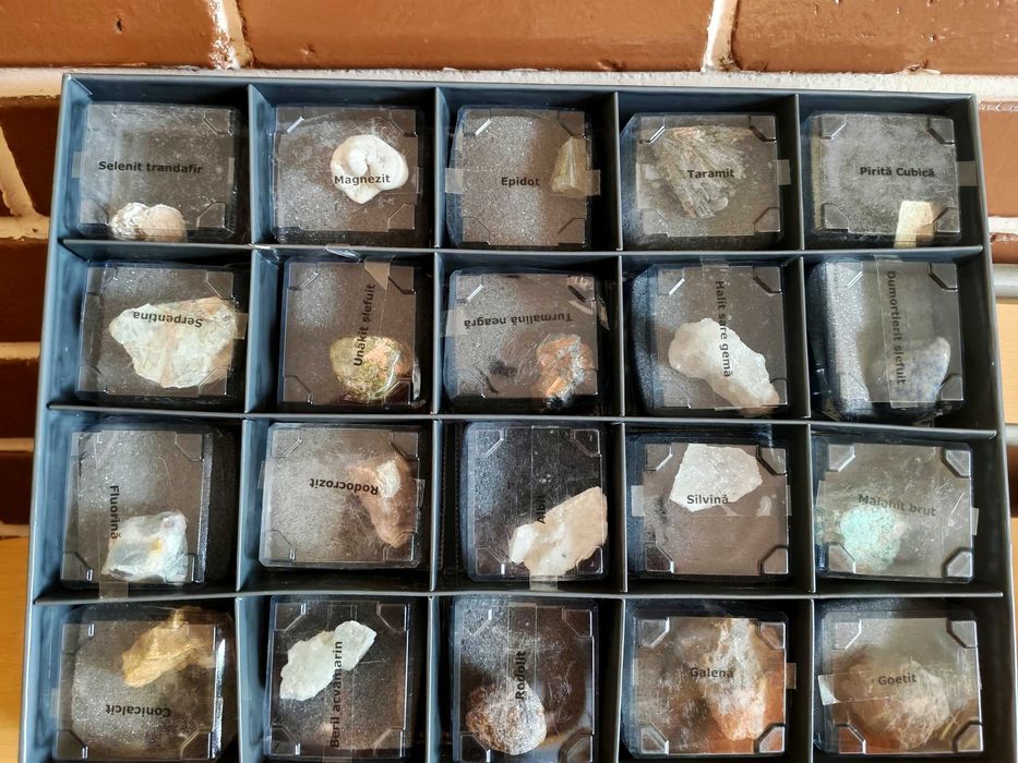 Colecție de minerale