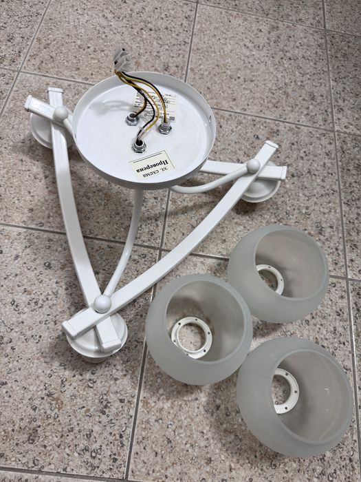 Продам люстру б/у