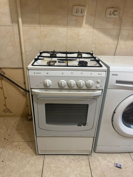 Продам газовую плиту