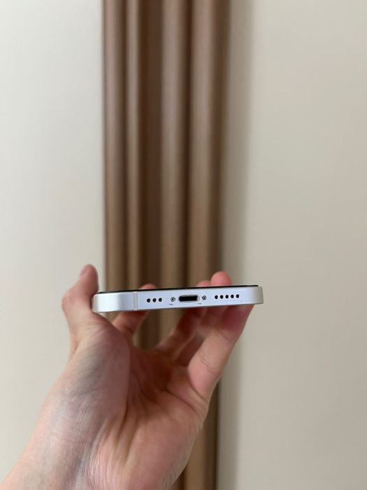 Продам iPhone 12