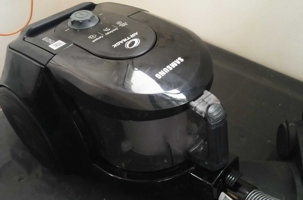 Прахосмукачка SAMSUNG 2000W