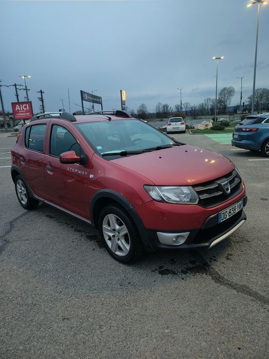 Dacia Sandero Stepway 0.9 . 2014. Economică