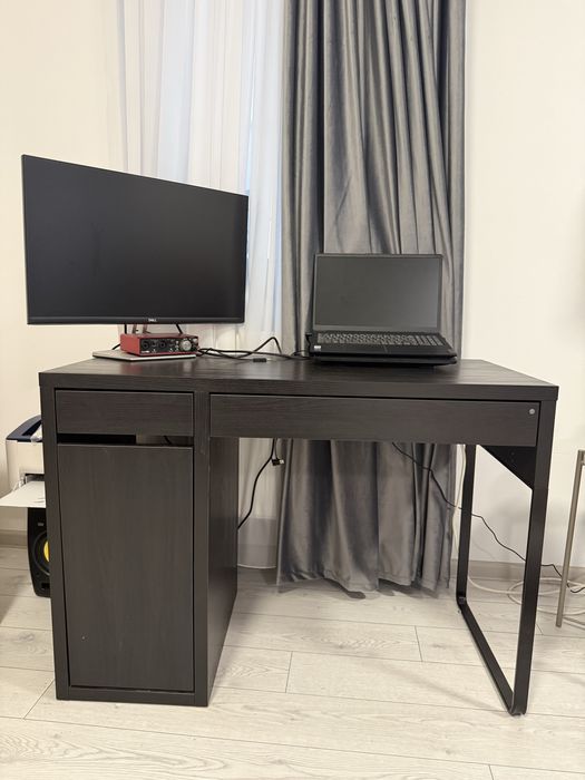 Birou IKEA Micke + suport polite